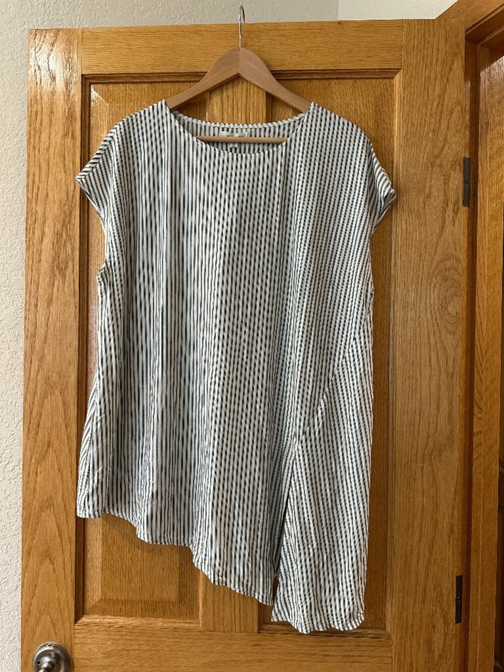 Summer cap sleeve Max Studio top
